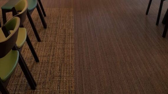 tapijt tegels van interface bij uitvaartcentrum nijverdal